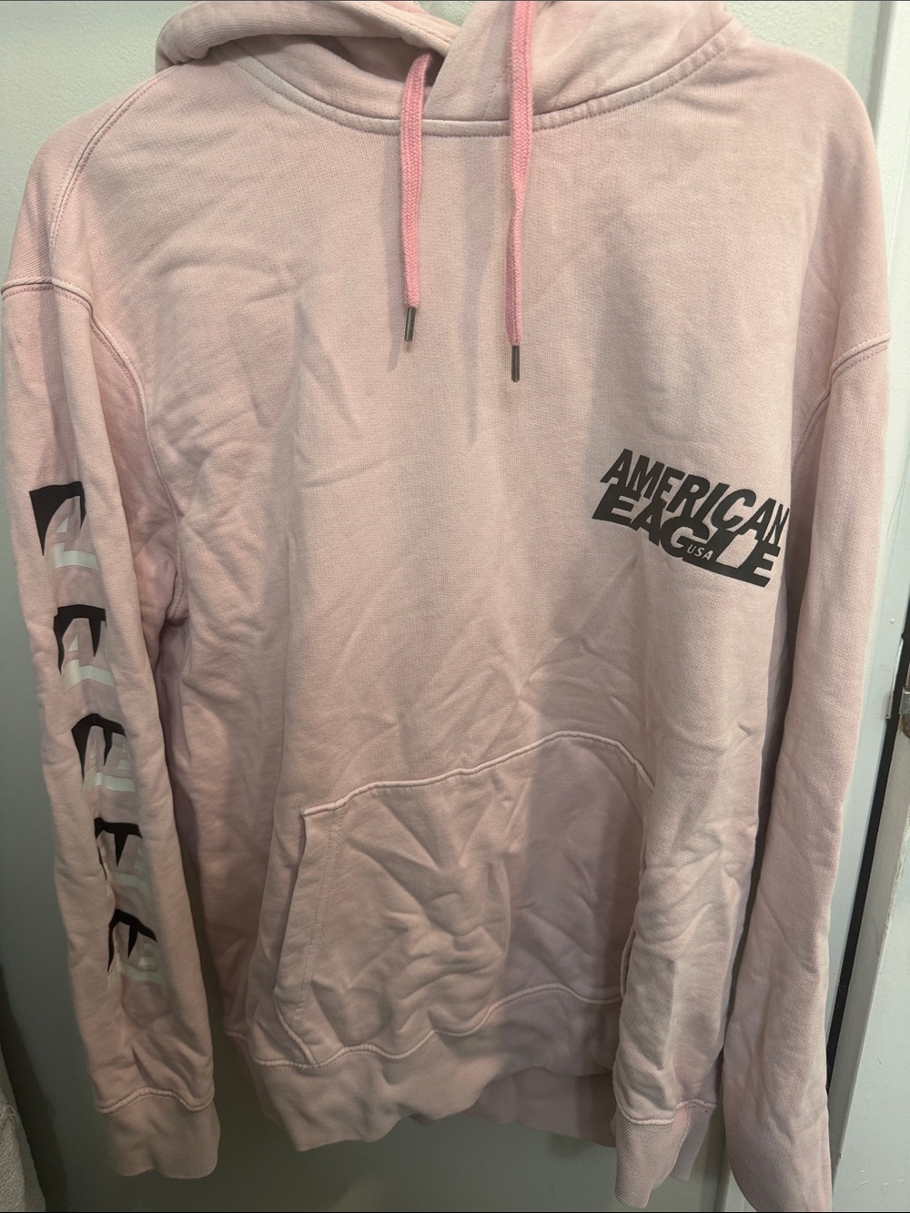 American Eagle Outfitters Men’s Light Pink Crewneck Hoodie with Sleeve Graphics